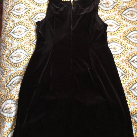 Black velvet dress - Picture 2 of 2